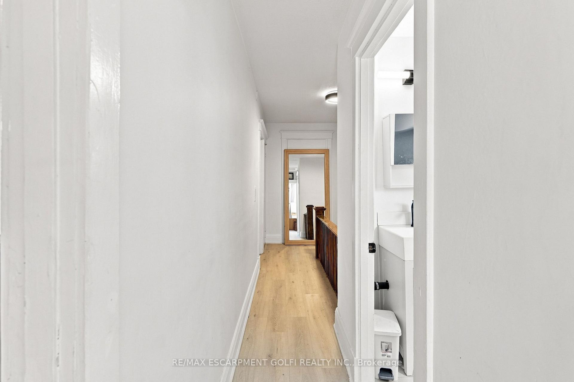 Photo 13 of 463 Dunsmure Avenue, Hamilton, Crown Point — HOMEH