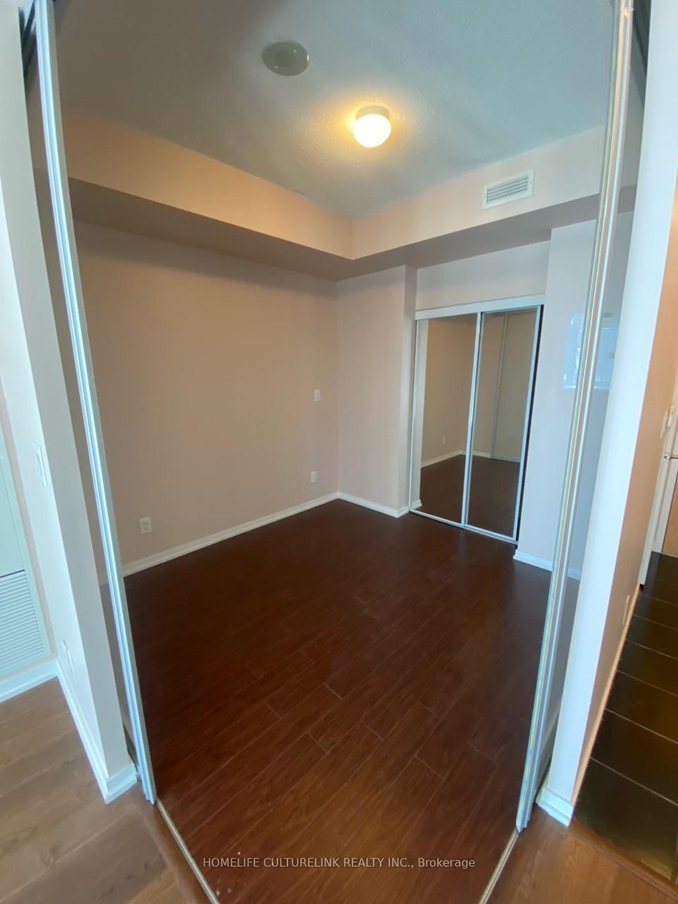 Photo 4 of Unit 2509, 55 Bremner Boulevard, Toronto, Waterfront Communities — HOMEH