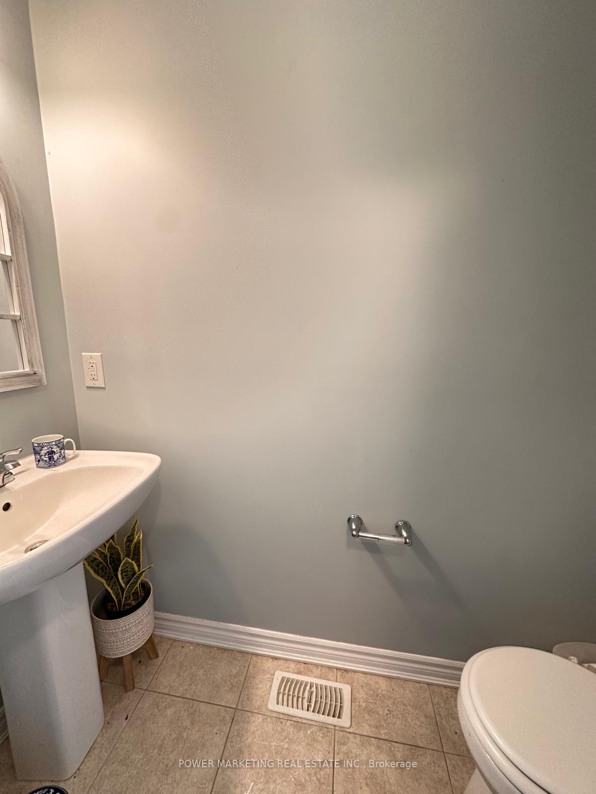 Photo 16 of 124 Helenium Lane, Ottawa, Avalon West — HOMEH