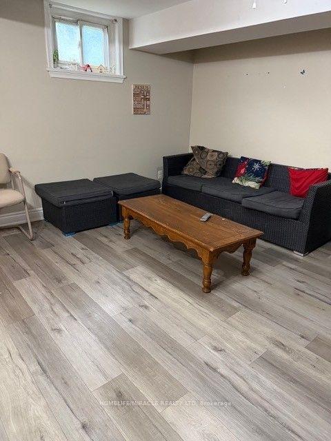 Photo 27 of 43 Corby Crescent, Brampton, Brampton South — HOMEH