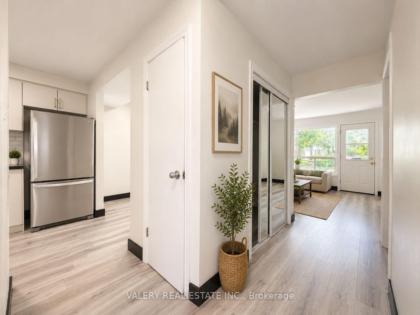 Photo 4 of Unit E, 528 Sunnydale Place E, Waterloo, Lakeshore Village — HOMEH