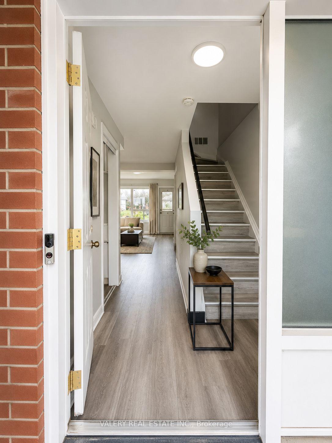 Photo 2 of Unit E, 516 Sunnydale Place E, Waterloo, Lakeshore Village — HOMEH