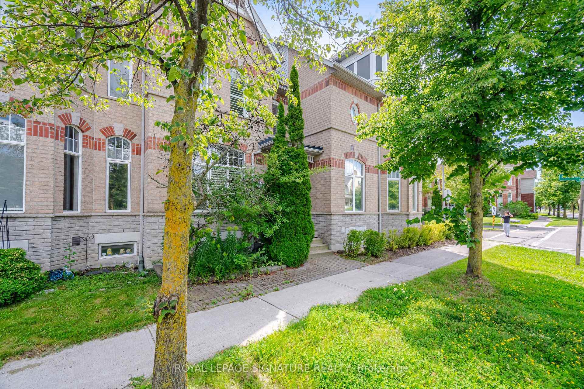 Photo 4 of 79 Cornell Park Avenue, Markham, Cornell — HOMEH