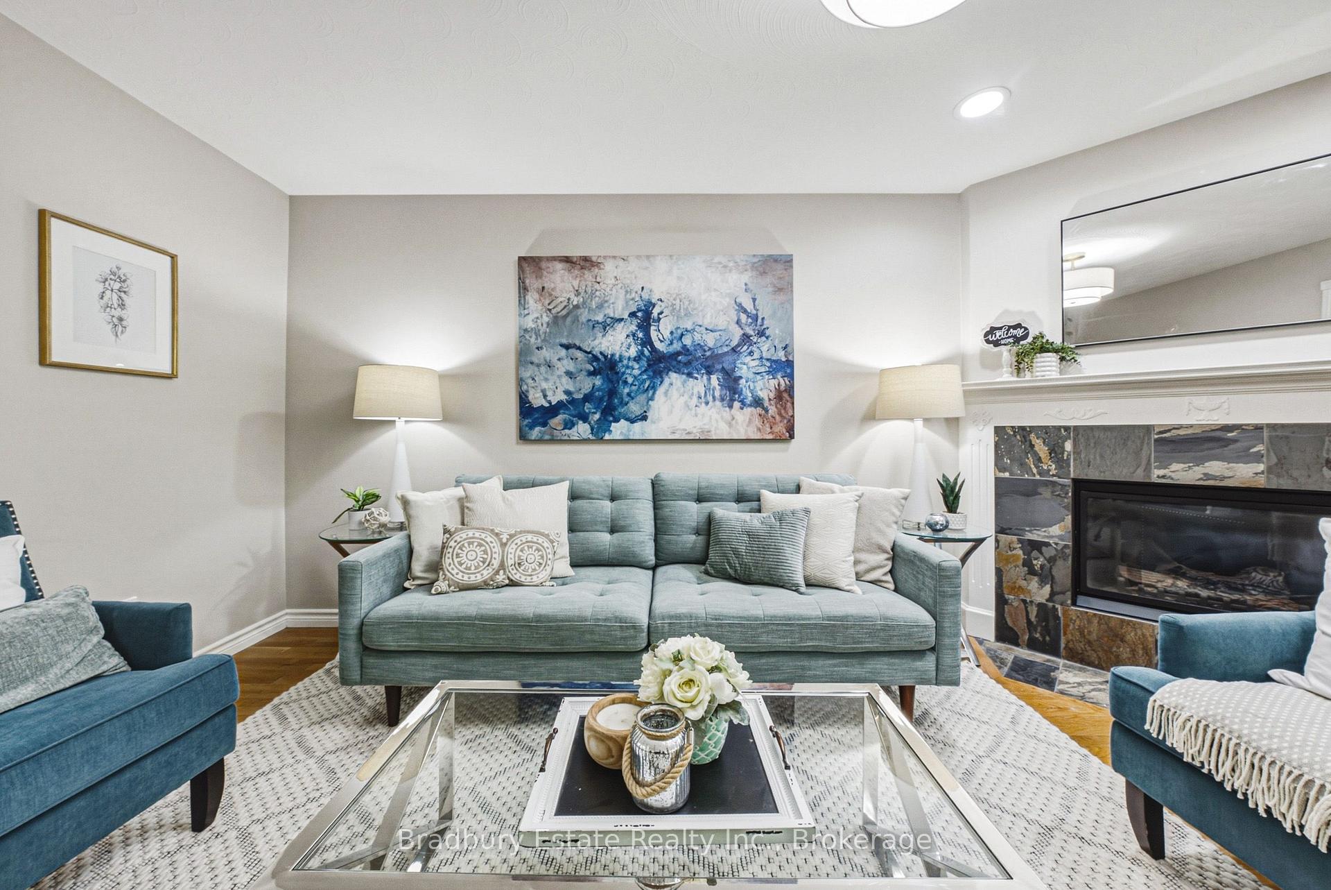 Photo 3 of Unit 18, 1205 Lambs Court, Burlington, Brant — HOMEH