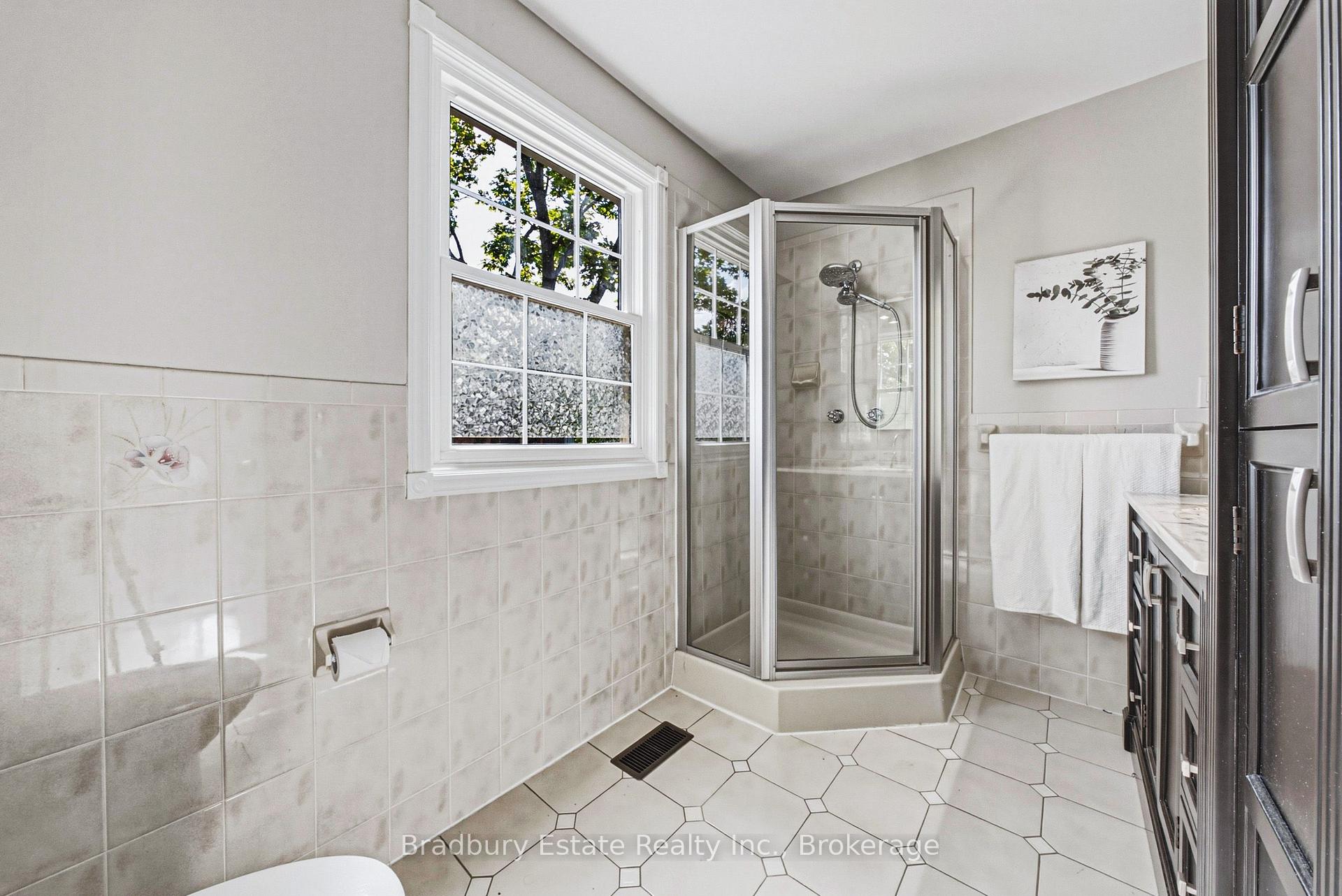 Photo 18 of Unit 18, 1205 Lambs Court, Burlington, Brant — HOMEH