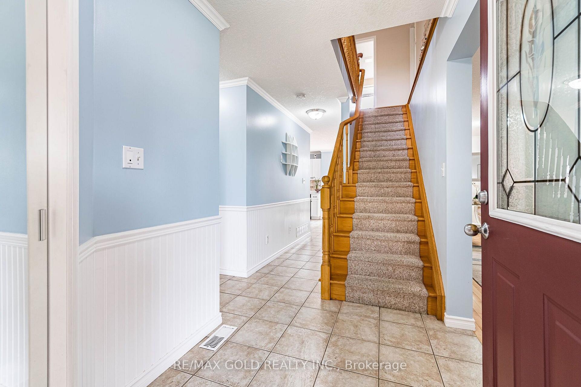 Photo 6 of 6 Moffatt Lane, Guelph, Clairfields/Hanlon Business Park — HOMEH