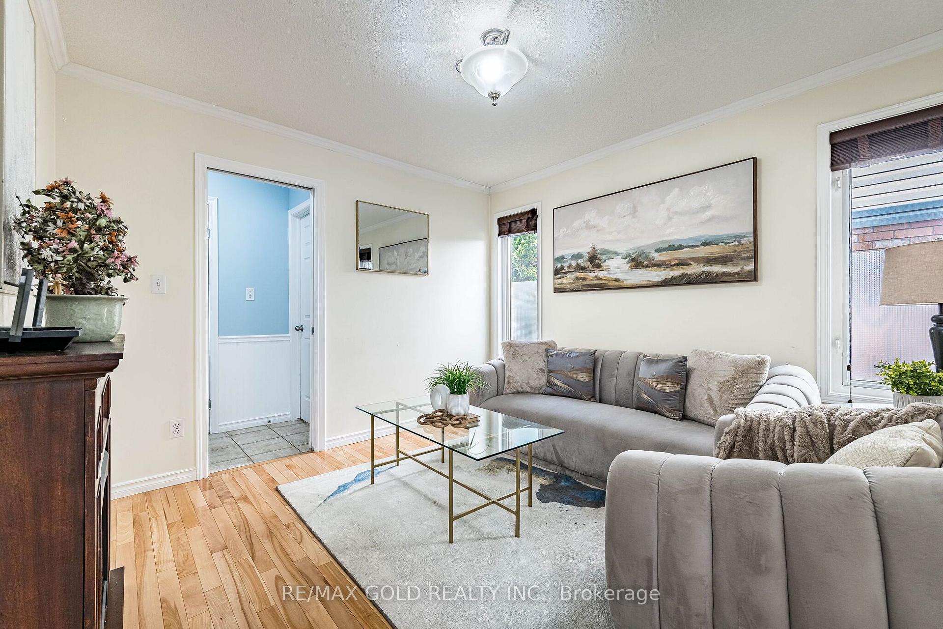 Photo 17 of 6 Moffatt Lane, Guelph, Clairfields/Hanlon Business Park — HOMEH