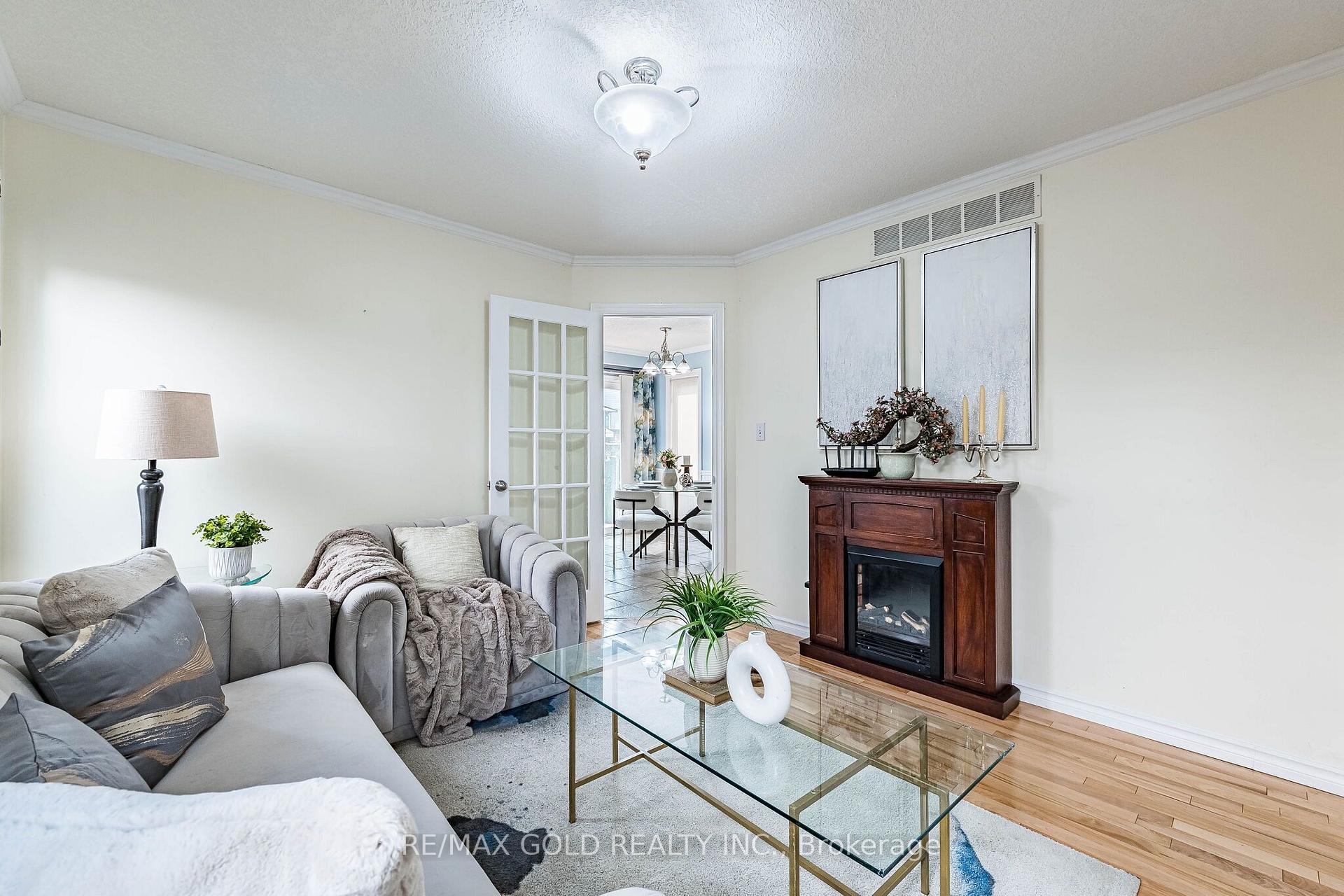 Photo 18 of 6 Moffatt Lane, Guelph, Clairfields/Hanlon Business Park — HOMEH