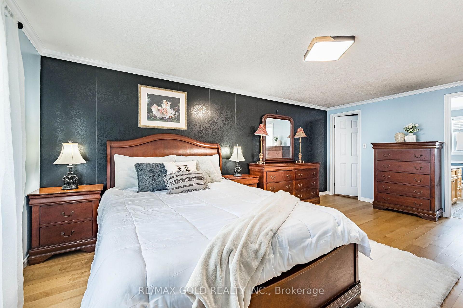 Photo 27 of 6 Moffatt Lane, Guelph, Clairfields/Hanlon Business Park — HOMEH