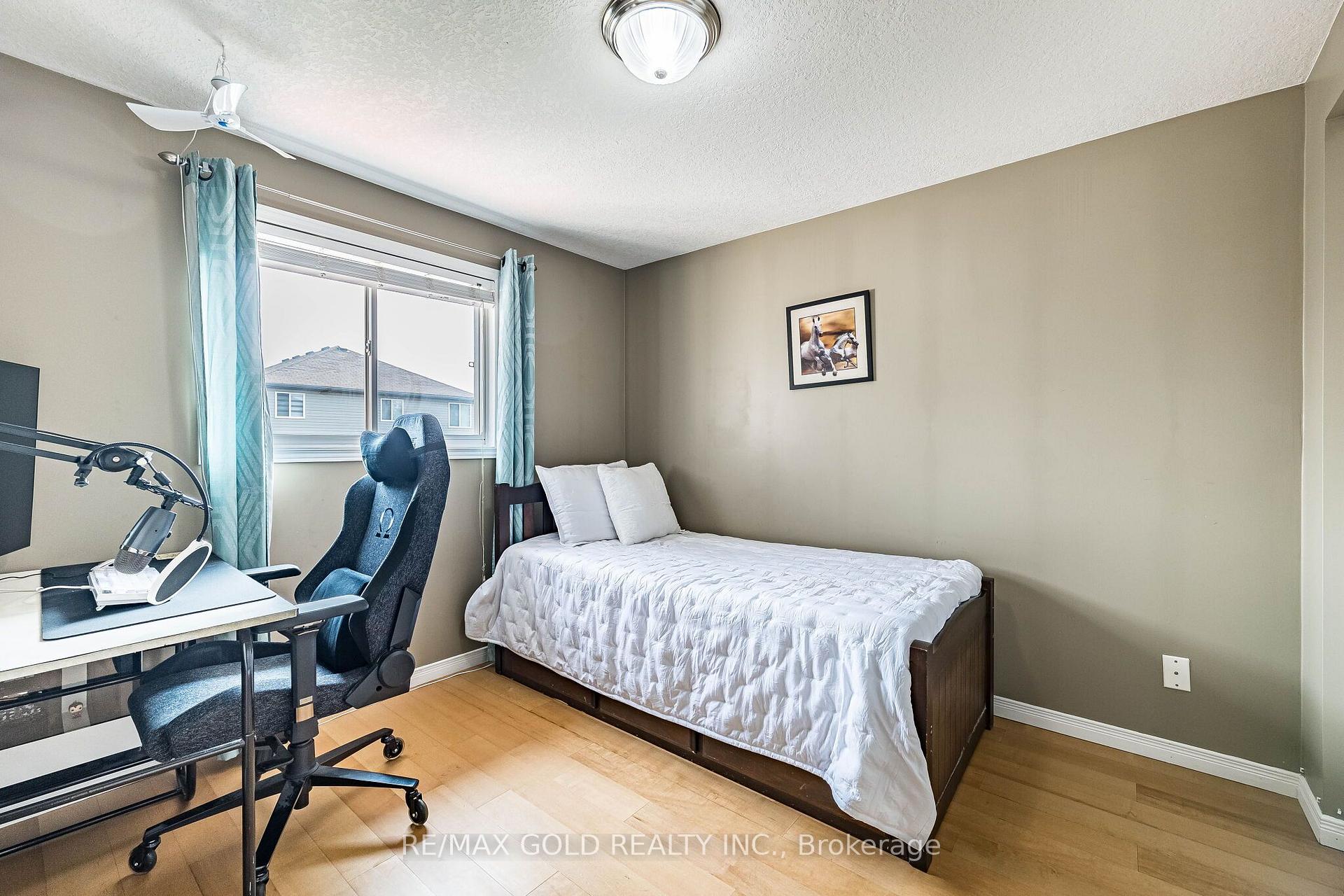Photo 31 of 6 Moffatt Lane, Guelph, Clairfields/Hanlon Business Park — HOMEH