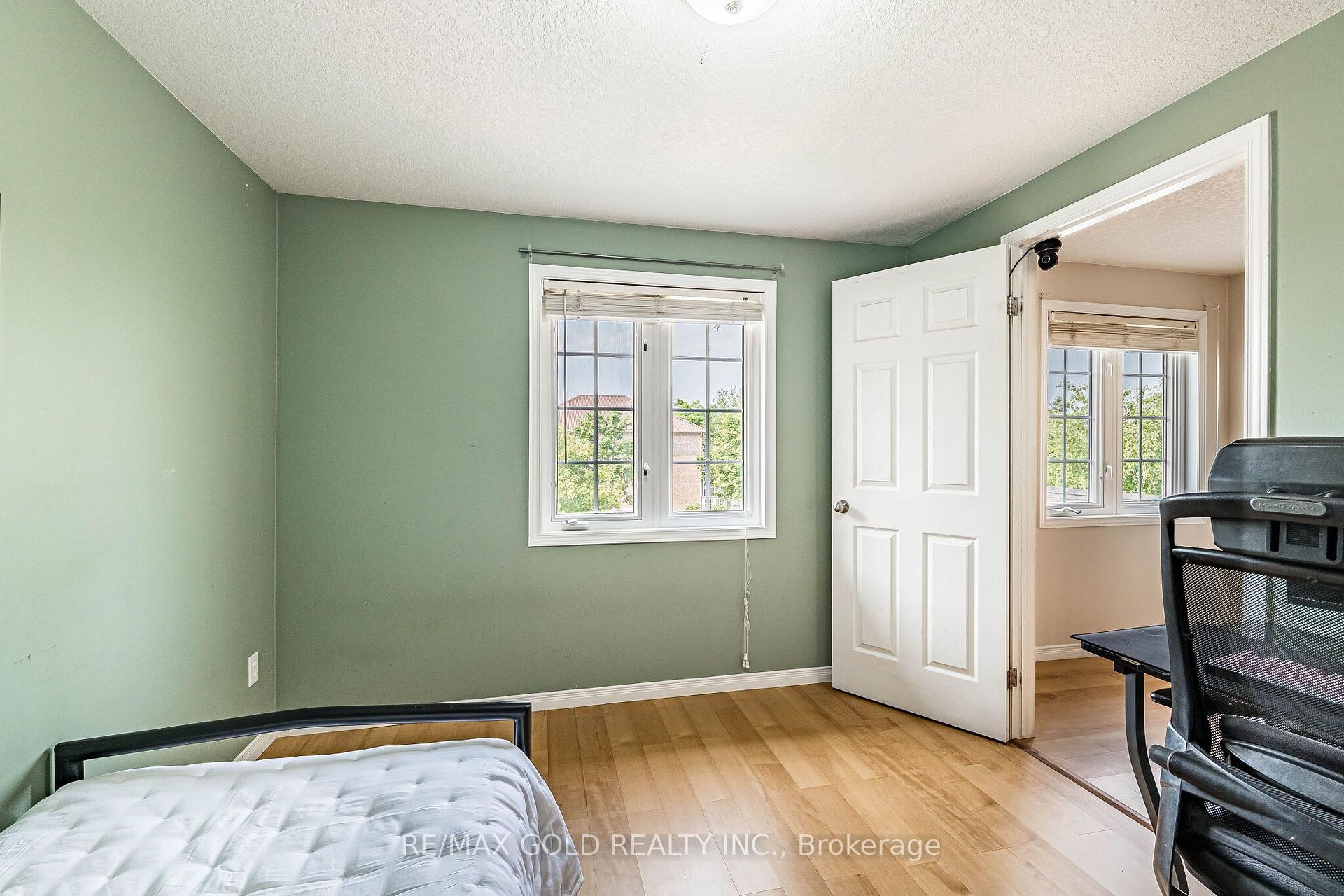 Photo 36 of 6 Moffatt Lane, Guelph, Clairfields/Hanlon Business Park — HOMEH