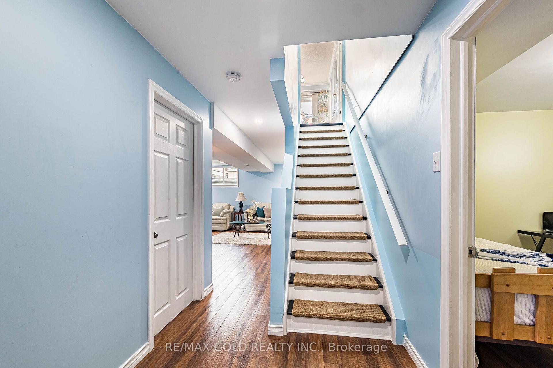 Photo 37 of 6 Moffatt Lane, Guelph, Clairfields/Hanlon Business Park — HOMEH