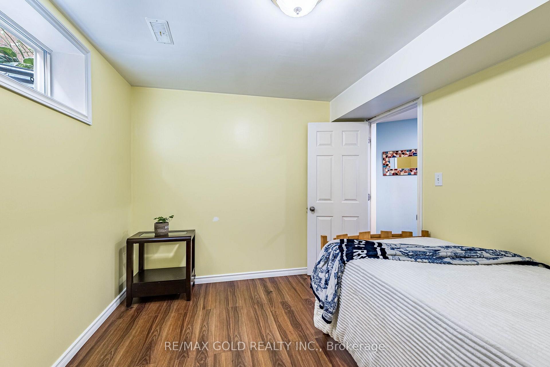 Photo 45 of 6 Moffatt Lane, Guelph, Clairfields/Hanlon Business Park — HOMEH