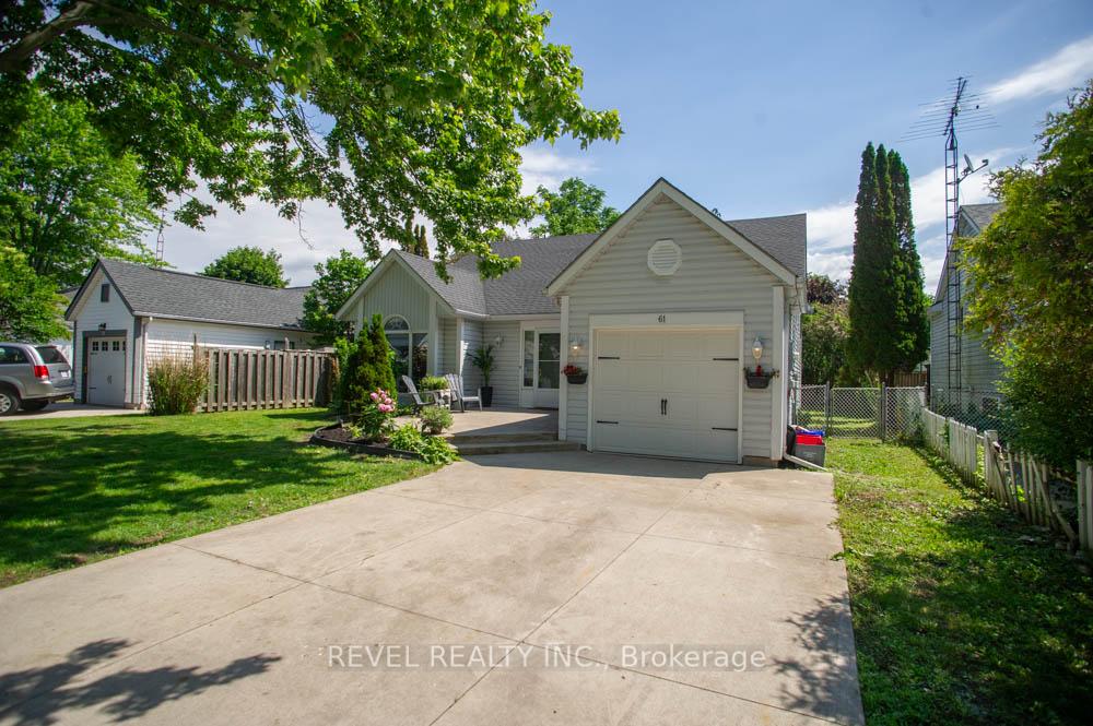 Photo 5 of 61 Leslie Avenue, Norfolk, Port Dover — HOMEH