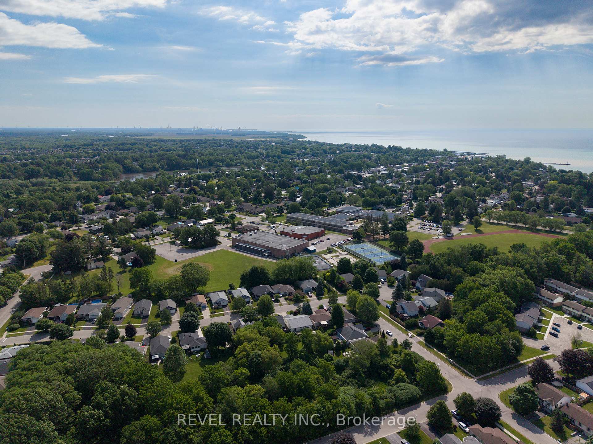 Photo 42 of 61 Leslie Avenue, Norfolk, Port Dover — HOMEH