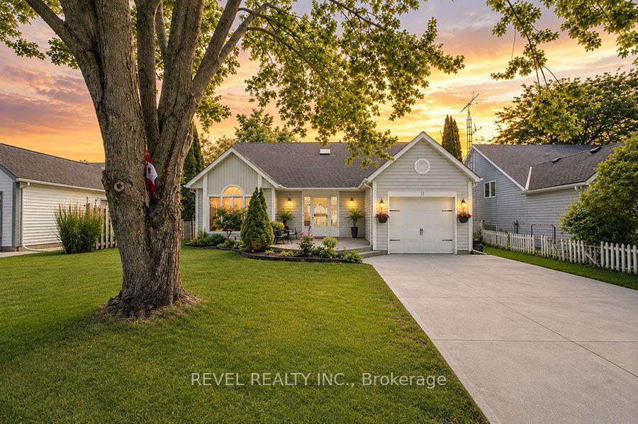 Photo 2 of 61 Leslie Avenue, Norfolk, Port Dover — HOMEH