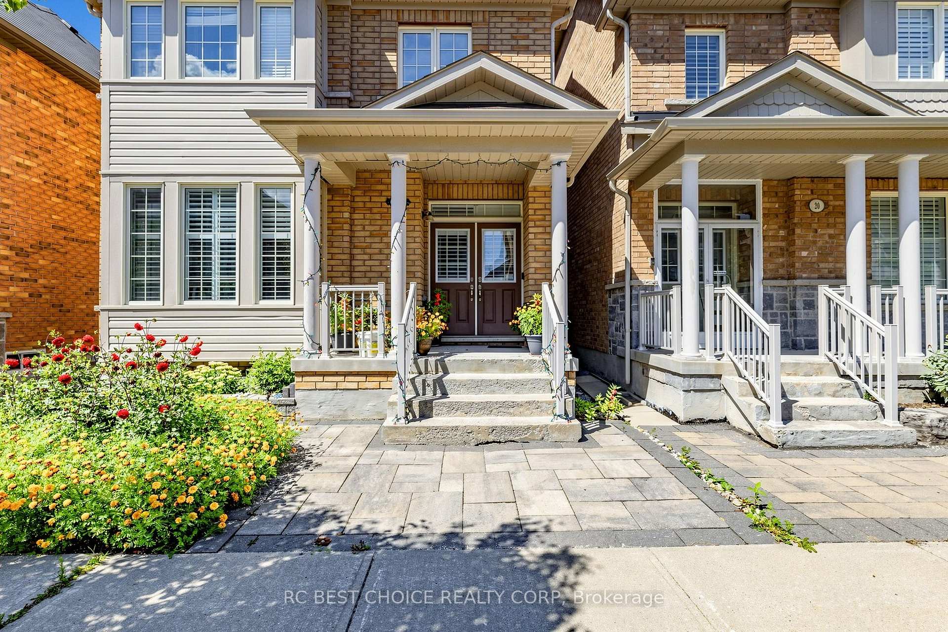 Photo 2 of 18 Chauncey Court, Markham, Cornell — HOMEH