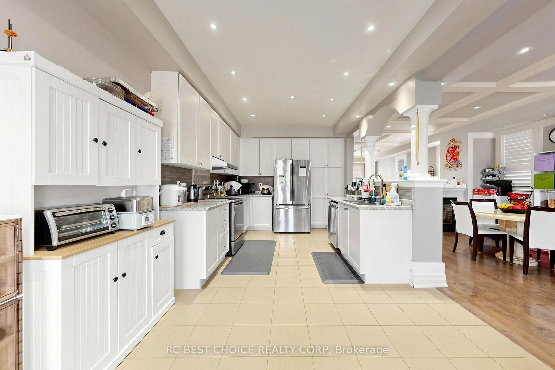 Photo 6 of 18 Chauncey Court, Markham, Cornell — HOMEH
