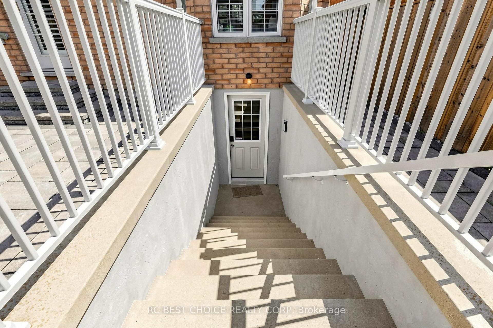 Photo 10 of 18 Chauncey Court, Markham, Cornell — HOMEH