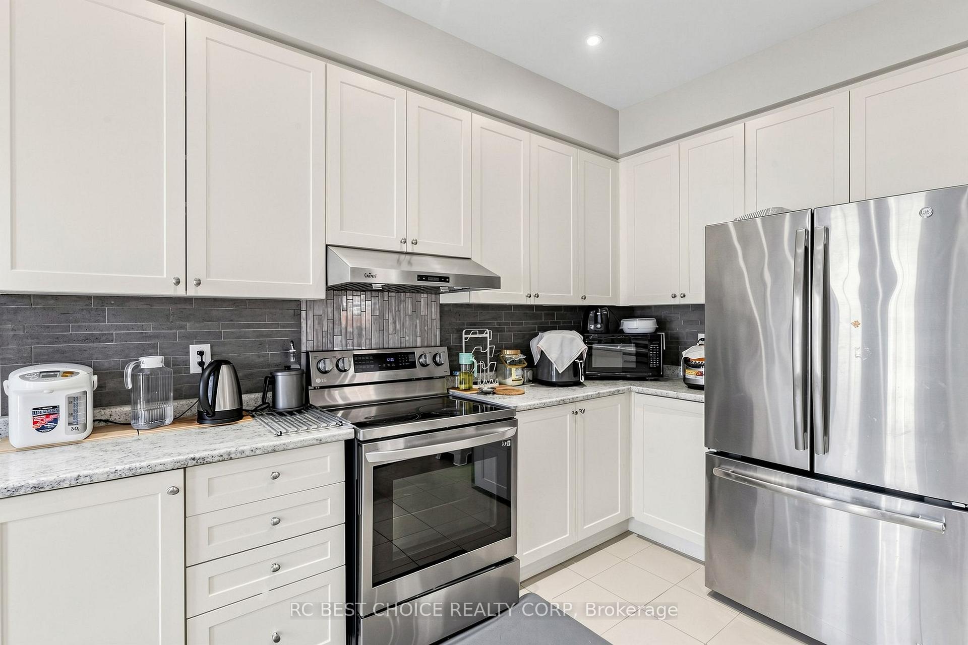 Photo 13 of 18 Chauncey Court, Markham, Cornell — HOMEH