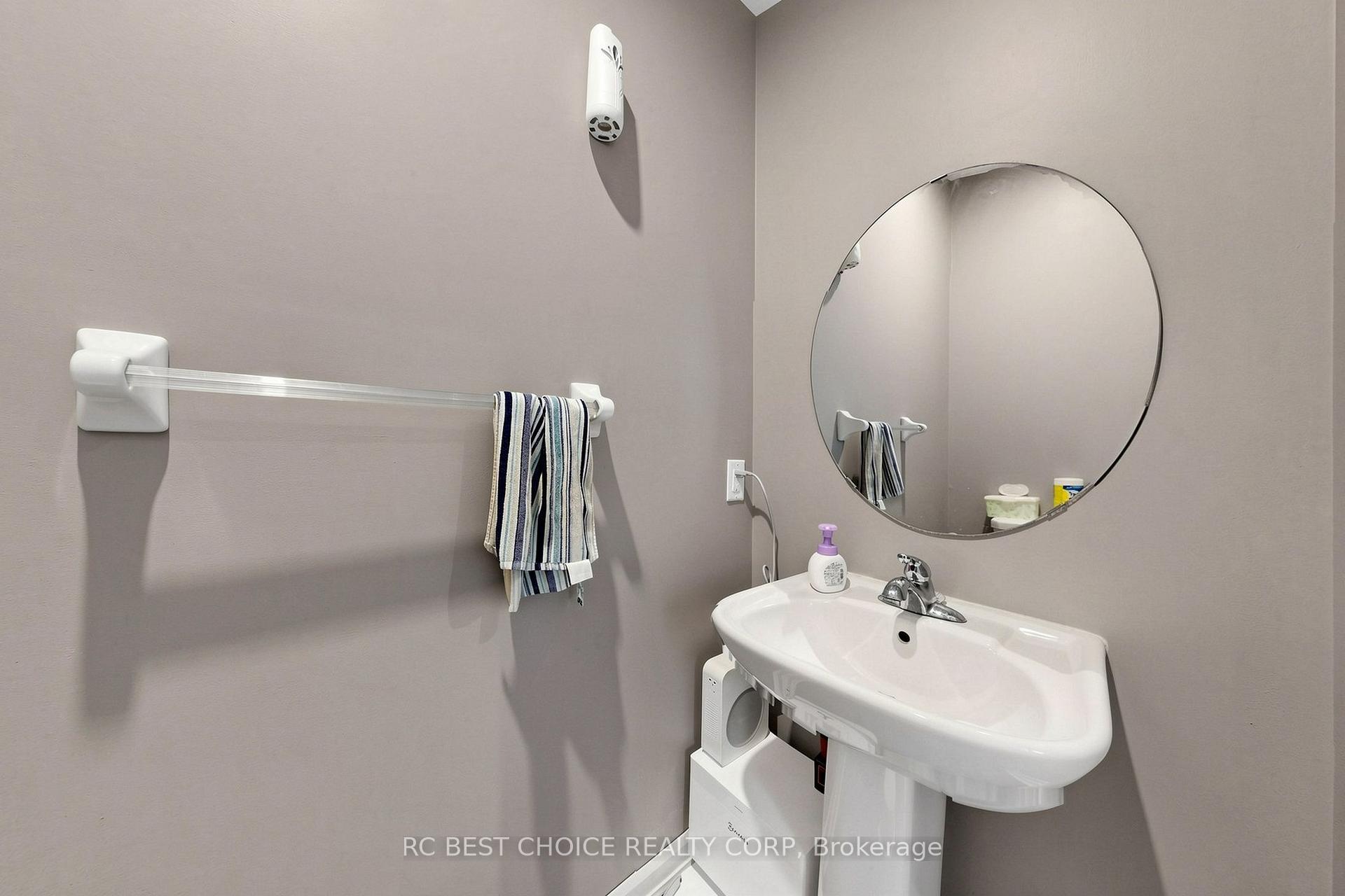Photo 19 of 18 Chauncey Court, Markham, Cornell — HOMEH