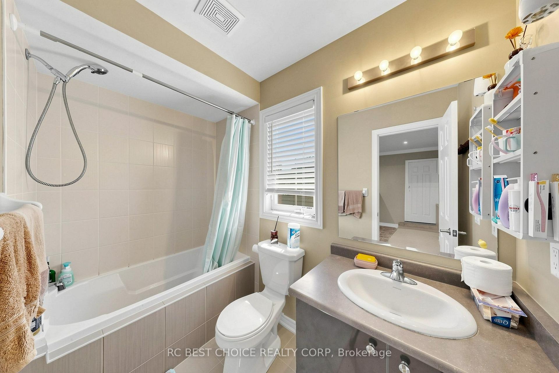 Photo 42 of 18 Chauncey Court, Markham, Cornell — HOMEH