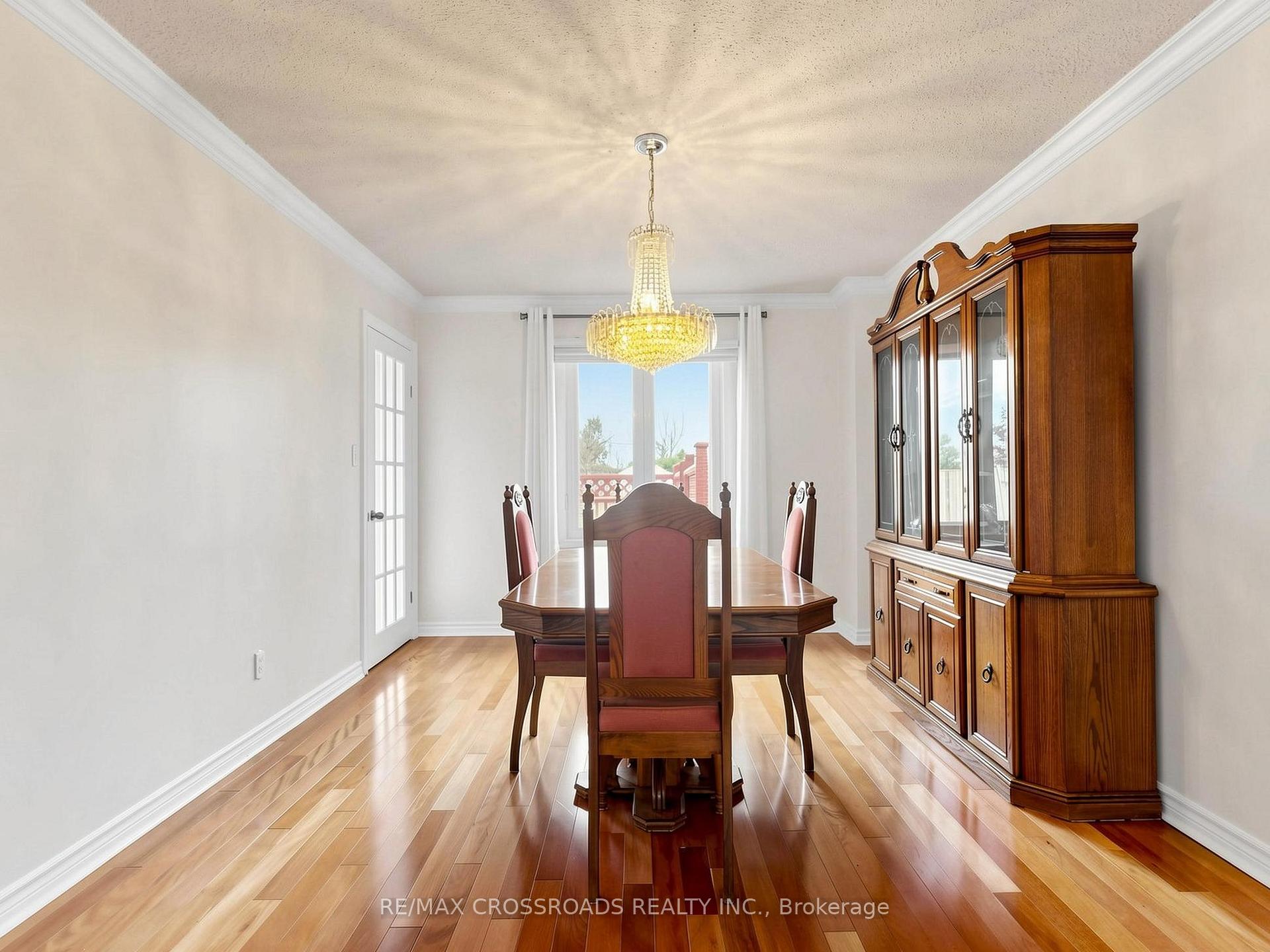Photo 5 of 108 Anthony Lane, Vaughan, Glen Shields — HOMEH
