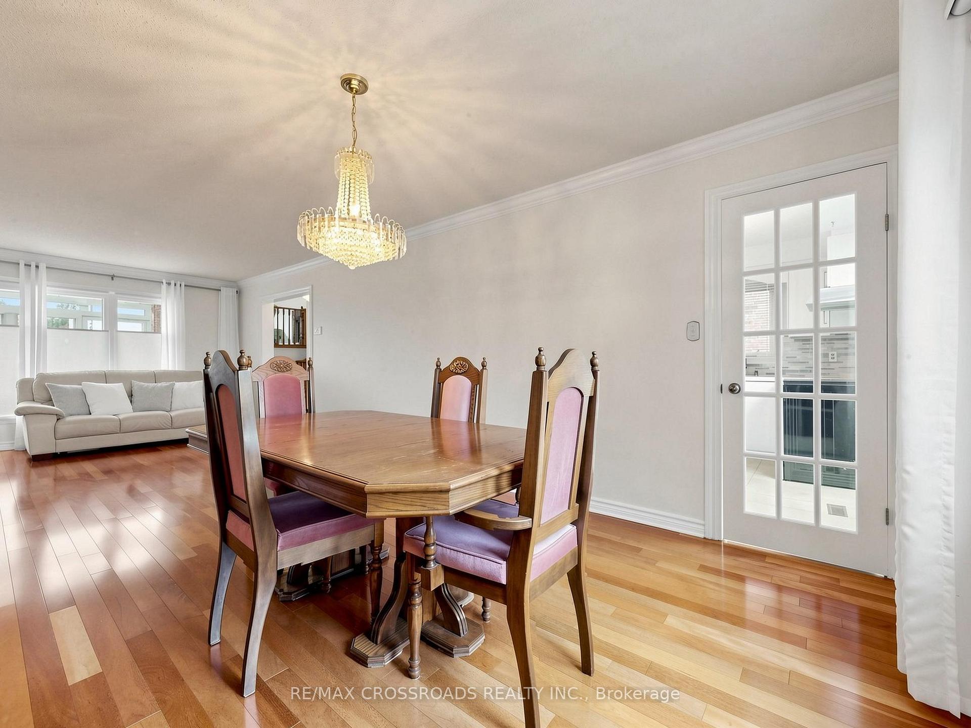 Photo 7 of 108 Anthony Lane, Vaughan, Glen Shields — HOMEH
