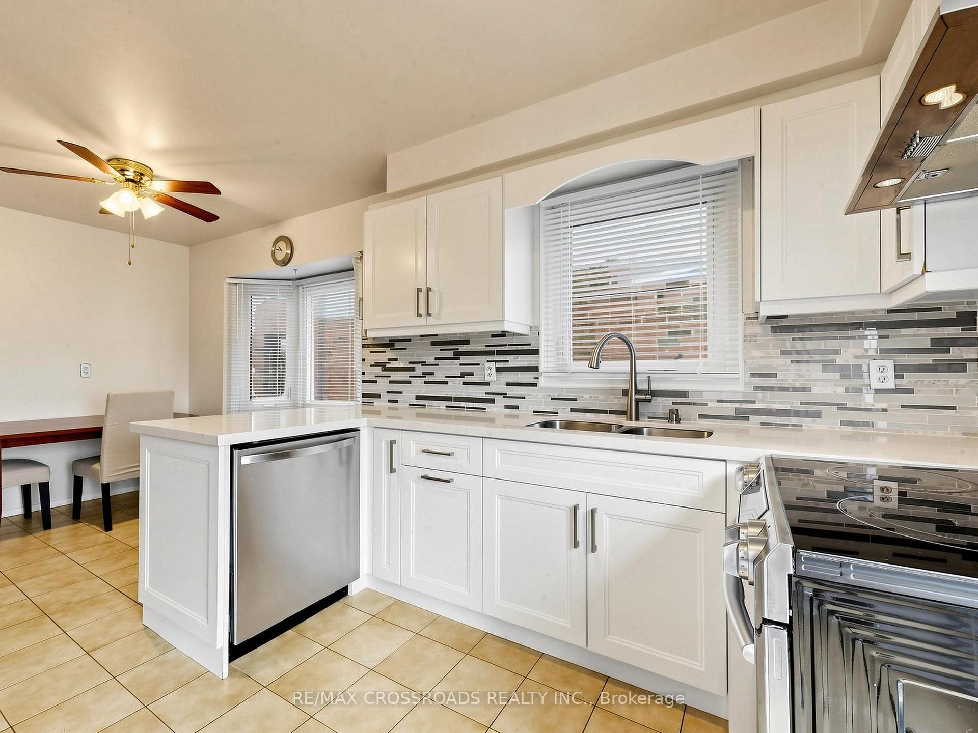 Photo 10 of 108 Anthony Lane, Vaughan, Glen Shields — HOMEH