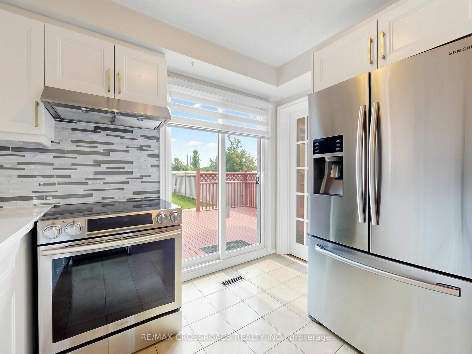 Photo 11 of 108 Anthony Lane, Vaughan, Glen Shields — HOMEH