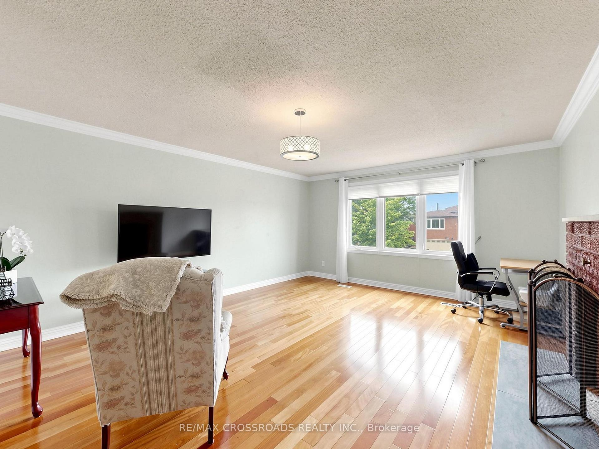 Photo 16 of 108 Anthony Lane, Vaughan, Glen Shields — HOMEH