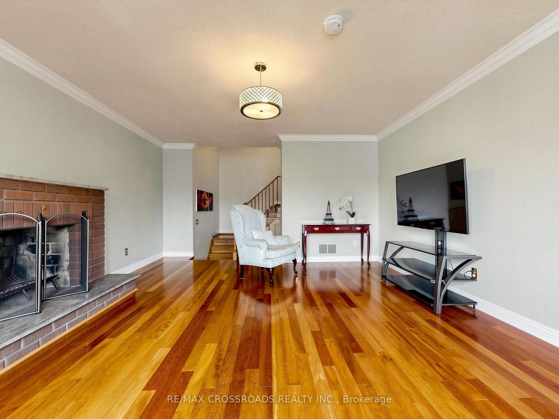 Photo 19 of 108 Anthony Lane, Vaughan, Glen Shields — HOMEH