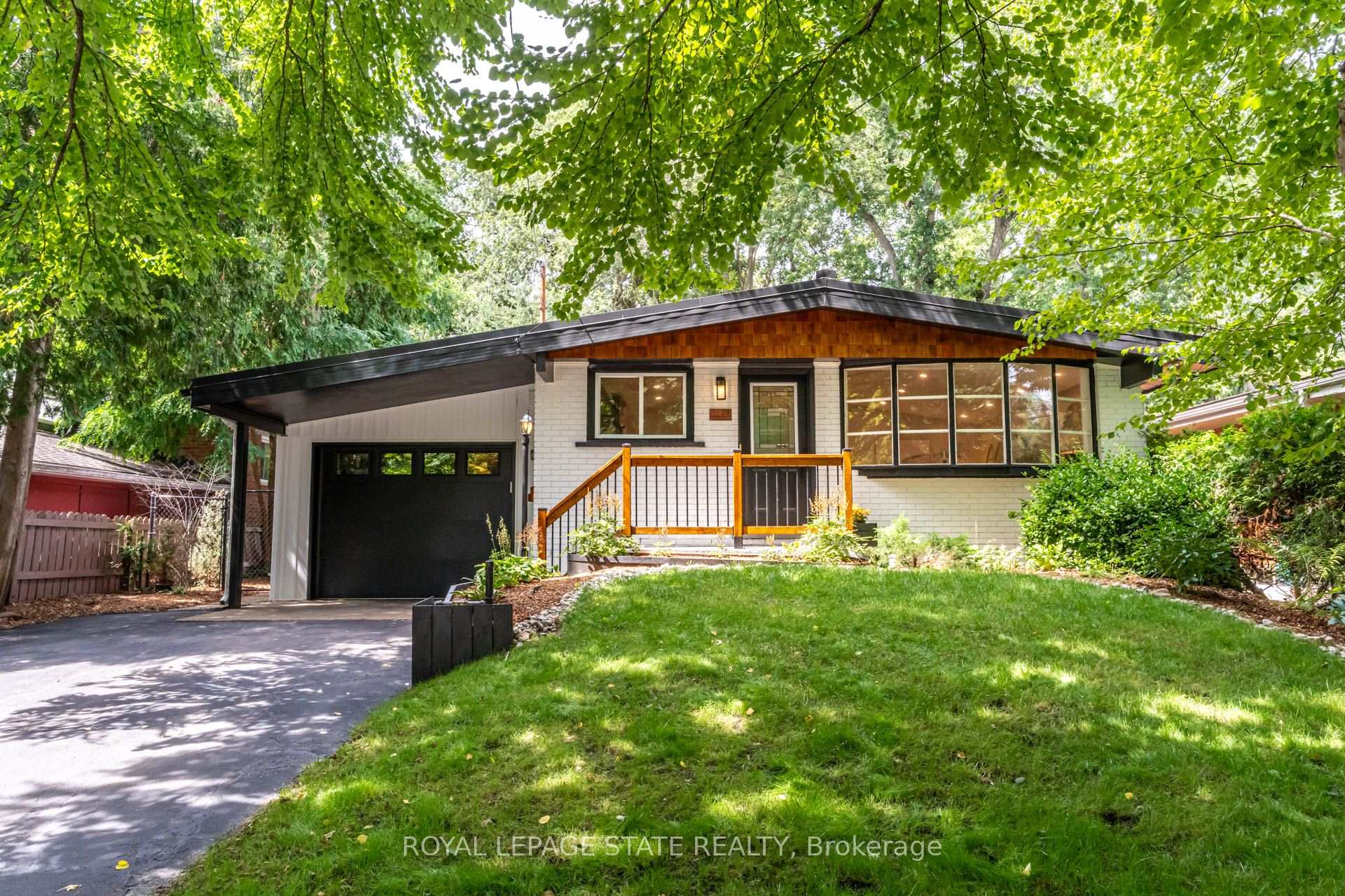 Photo 1 of 28 Helen Street, Hamilton, Dundas — HOMEH