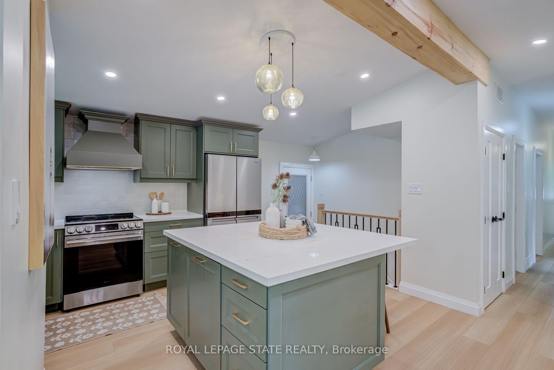 Photo 12 of 28 Helen Street, Hamilton, Dundas — HOMEH