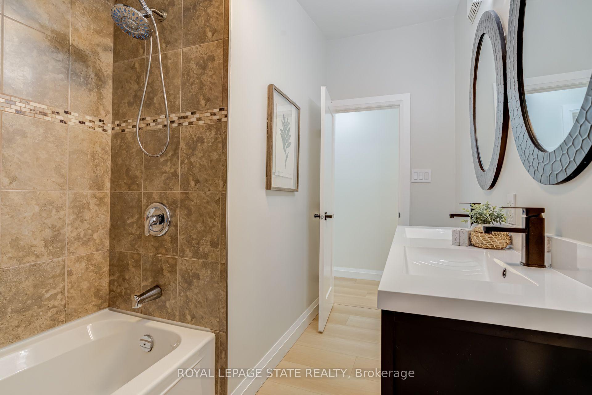 Photo 23 of 28 Helen Street, Hamilton, Dundas — HOMEH
