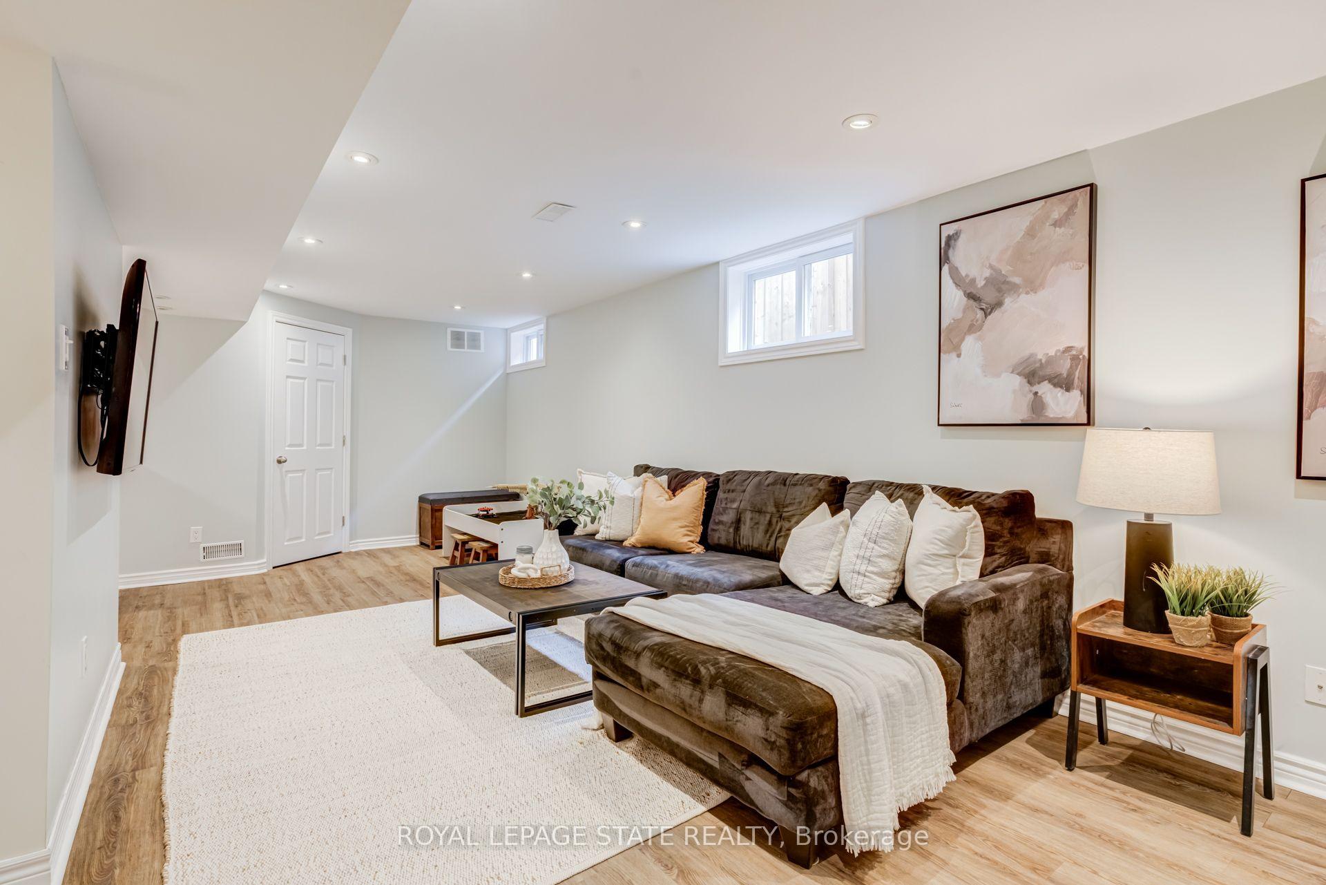 Photo 25 of 28 Helen Street, Hamilton, Dundas — HOMEH