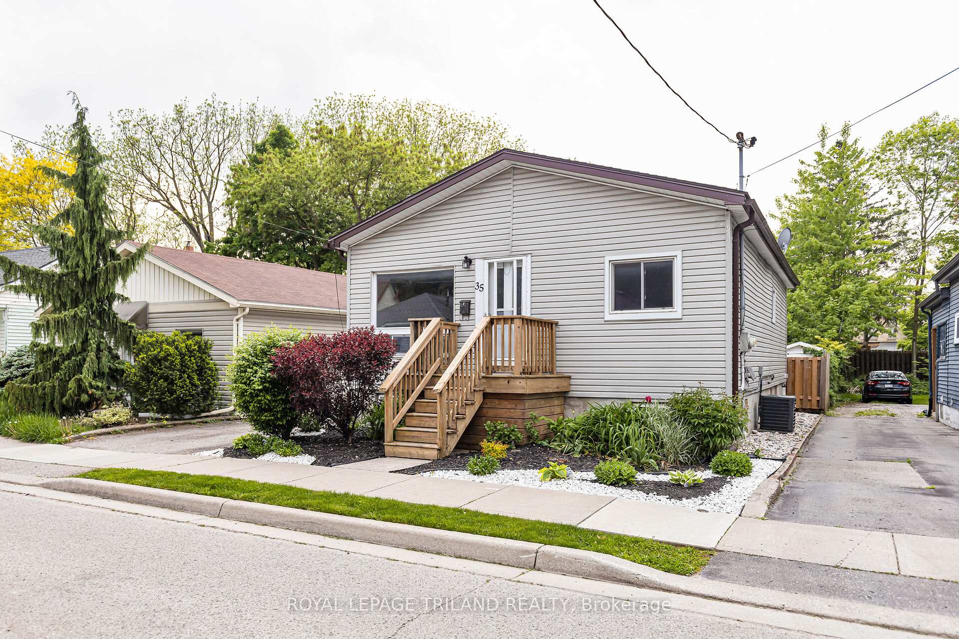 Photo 2 of 35 Miles Street, London, East F — HOMEH