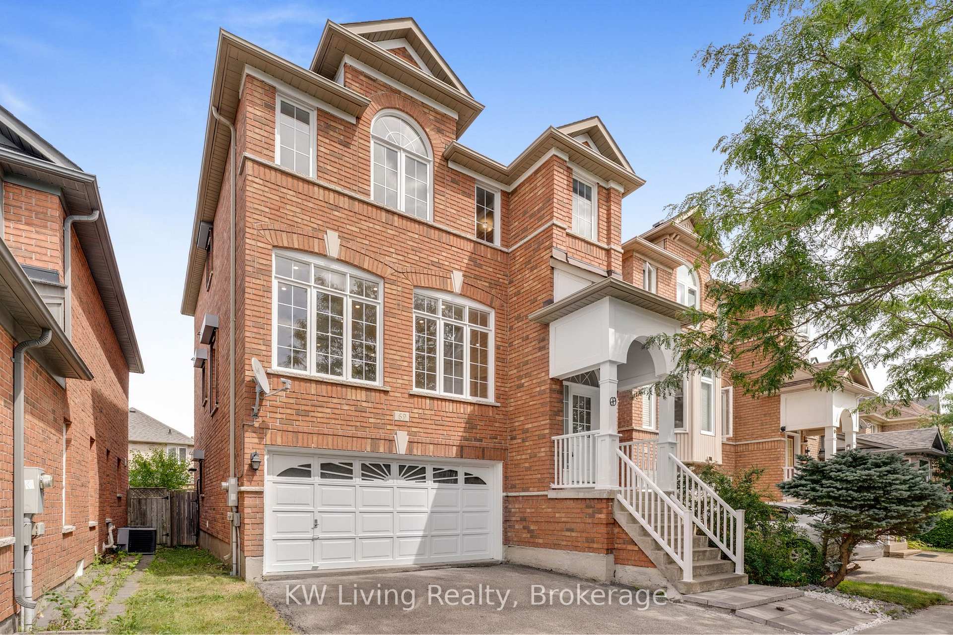 Photo 5 of 69 Crawford Street, Markham, Berczy — HOMEH