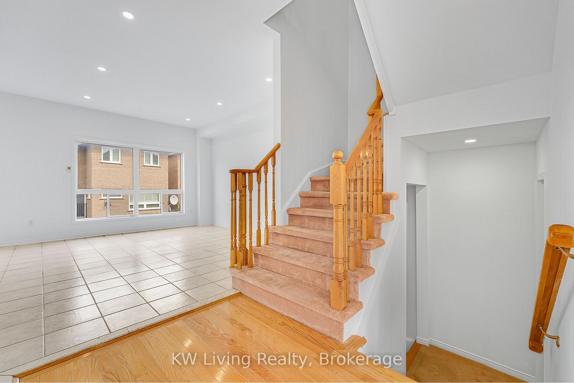 Photo 20 of 69 Crawford Street, Markham, Berczy — HOMEH