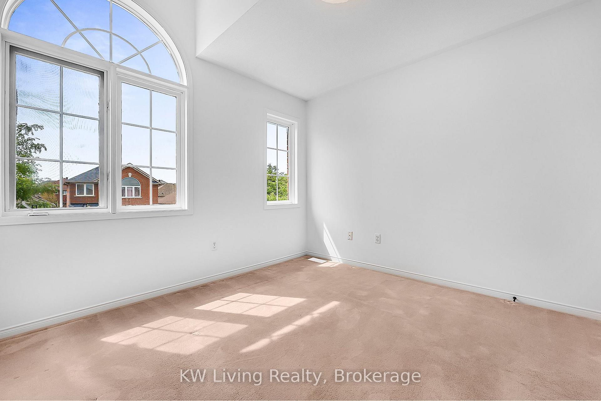 Photo 35 of 69 Crawford Street, Markham, Berczy — HOMEH