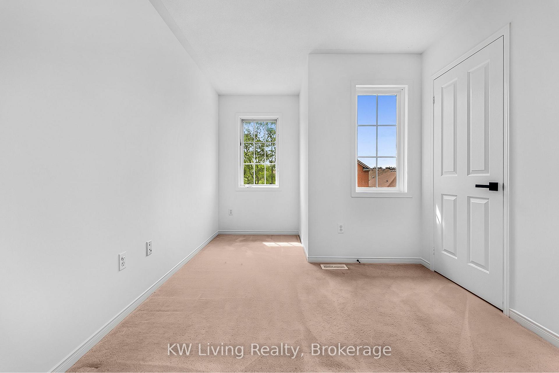 Photo 39 of 69 Crawford Street, Markham, Berczy — HOMEH