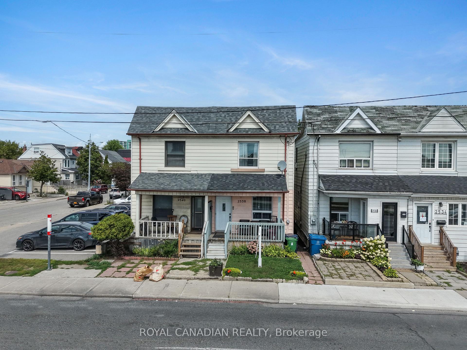 Photo 1 of 2538 St Clair Avenue W, Toronto, Rockcliffe-Smythe — HOMEH
