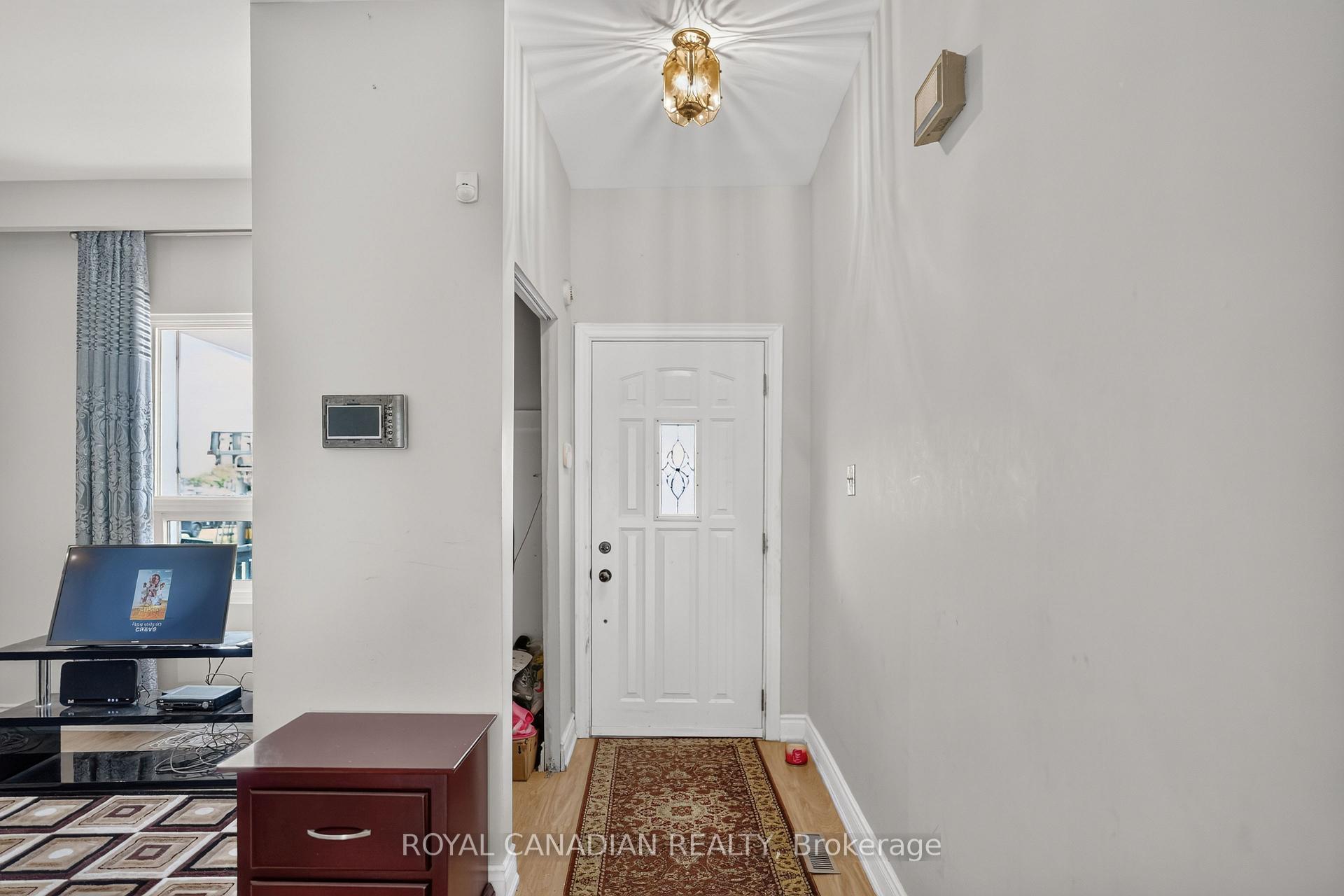 Photo 6 of 2538 St Clair Avenue W, Toronto, Rockcliffe-Smythe — HOMEH