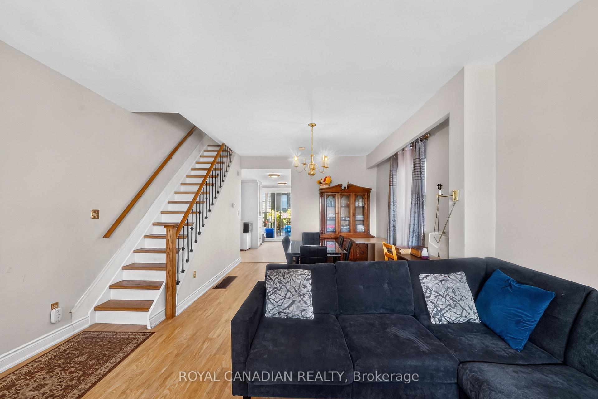 Photo 16 of 2538 St Clair Avenue W, Toronto, Rockcliffe-Smythe — HOMEH