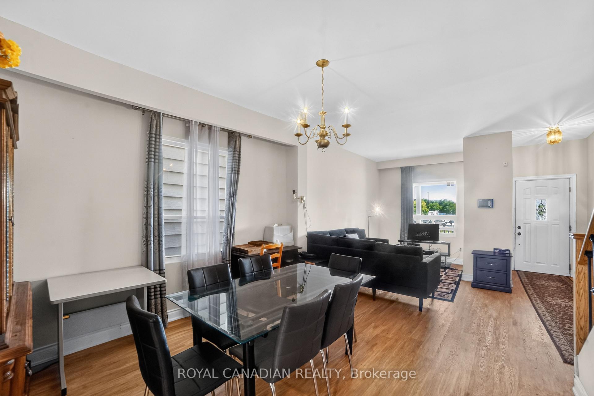Photo 27 of 2538 St Clair Avenue W, Toronto, Rockcliffe-Smythe — HOMEH