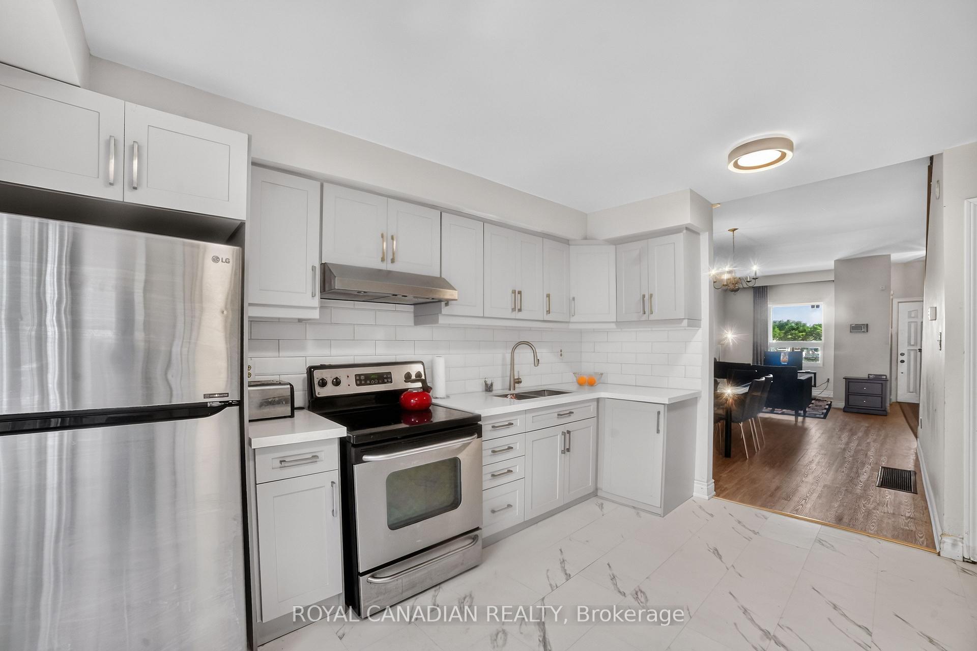 Photo 30 of 2538 St Clair Avenue W, Toronto, Rockcliffe-Smythe — HOMEH