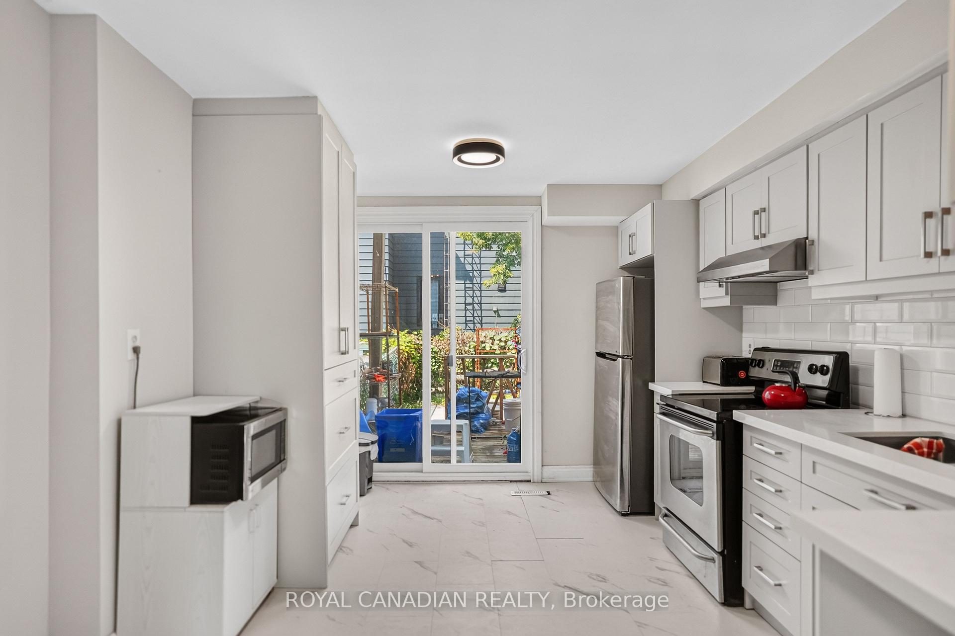 Photo 34 of 2538 St Clair Avenue W, Toronto, Rockcliffe-Smythe — HOMEH