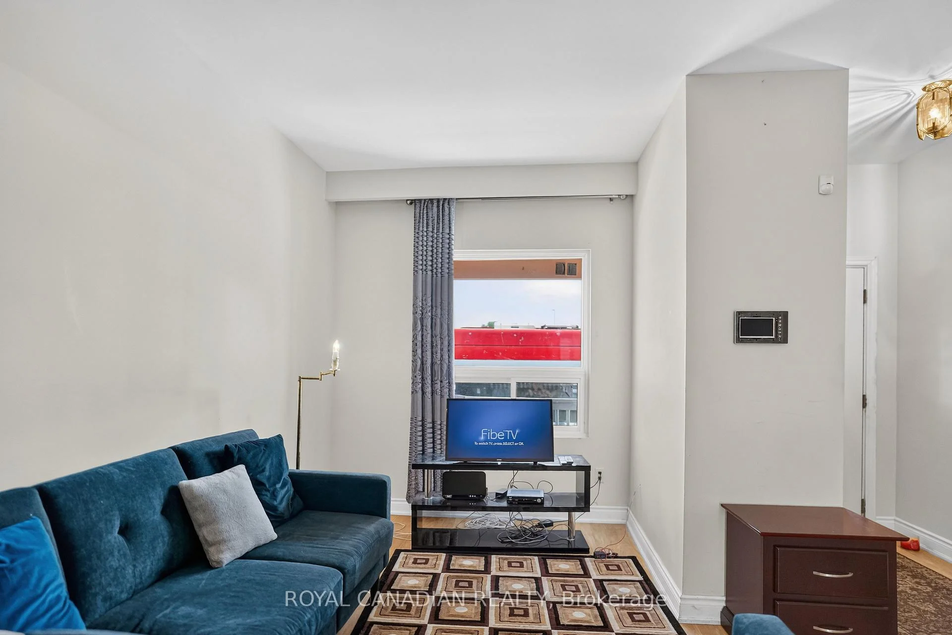 Photo 24 of 2538 St Clair Avenue W, Toronto, Rockcliffe-Smythe — HOMEH
