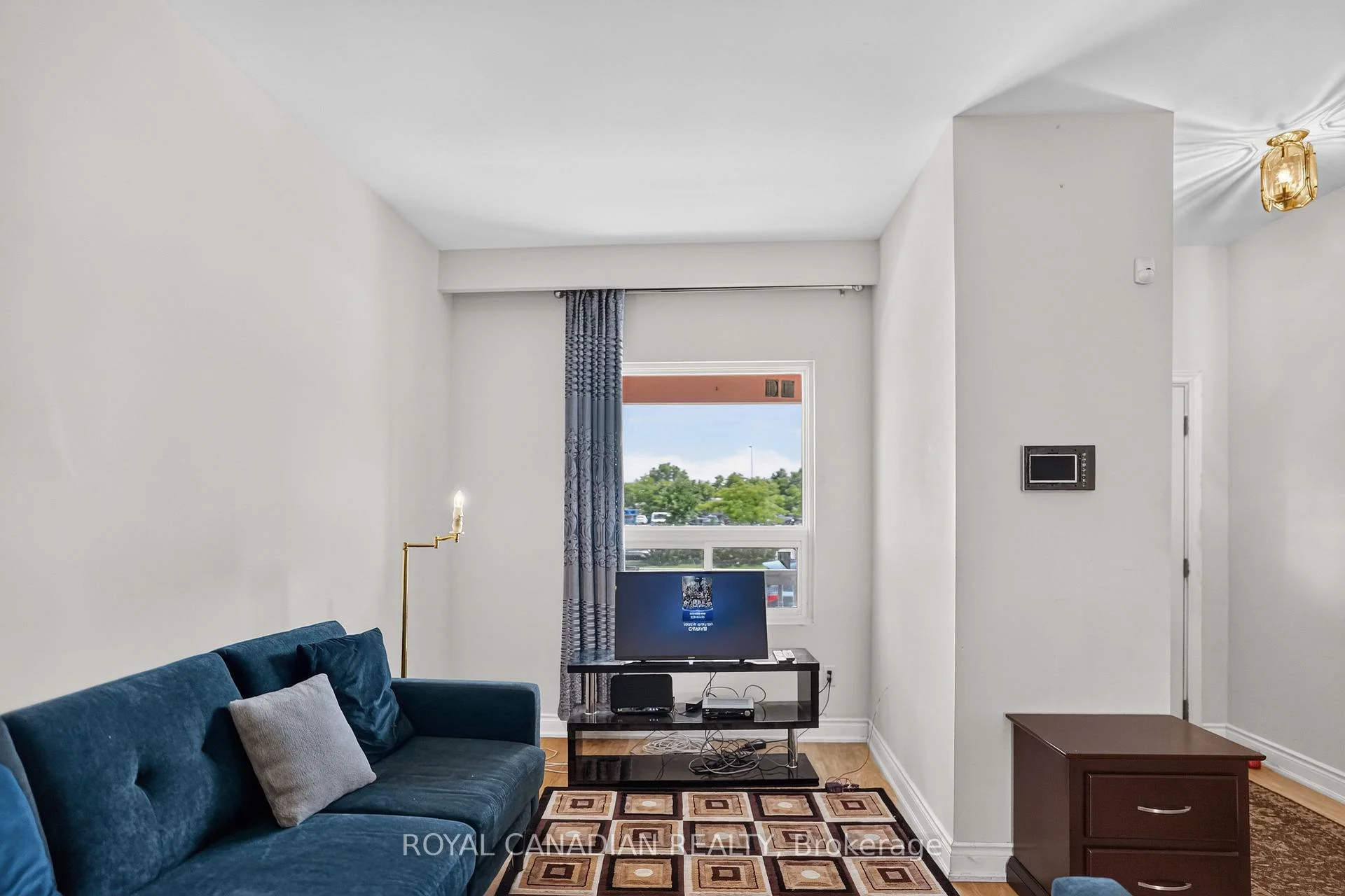 Photo 25 of 2538 St Clair Avenue W, Toronto, Rockcliffe-Smythe — HOMEH