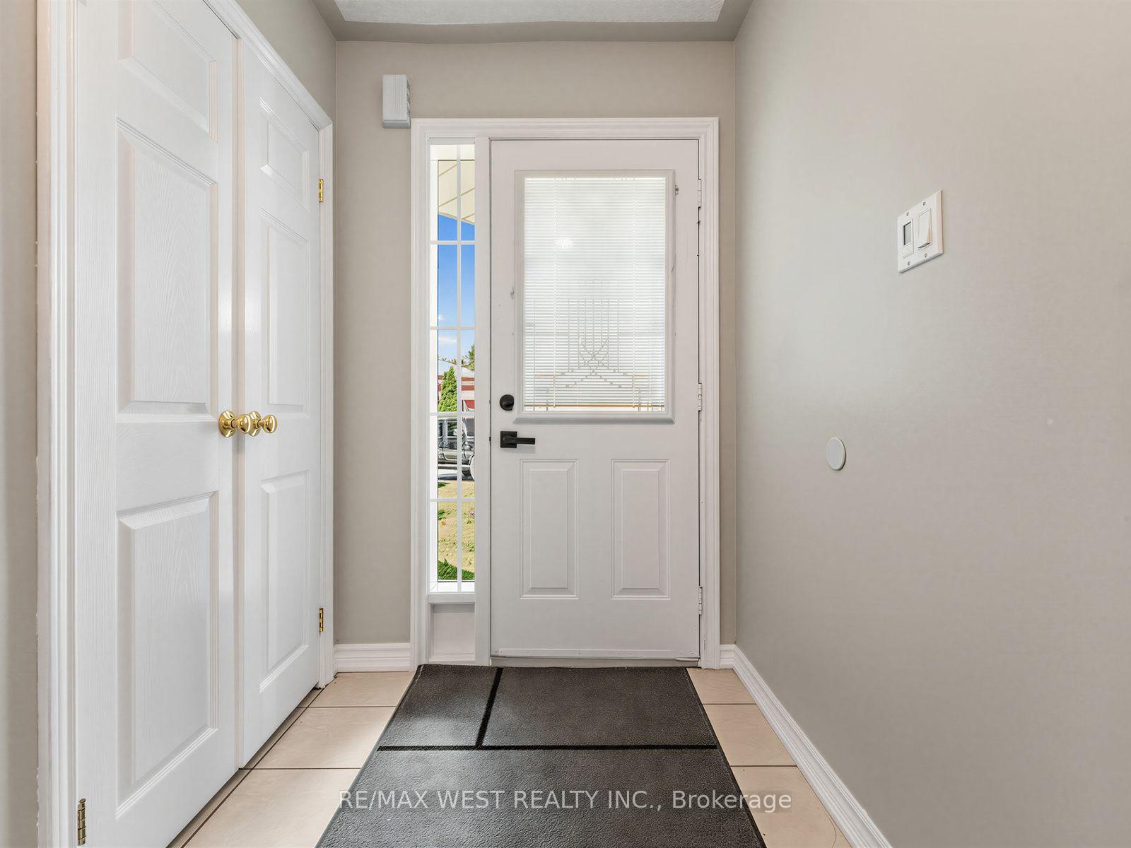 Photo 5 of 112 Jordan Drive, Orangeville — HOMEH